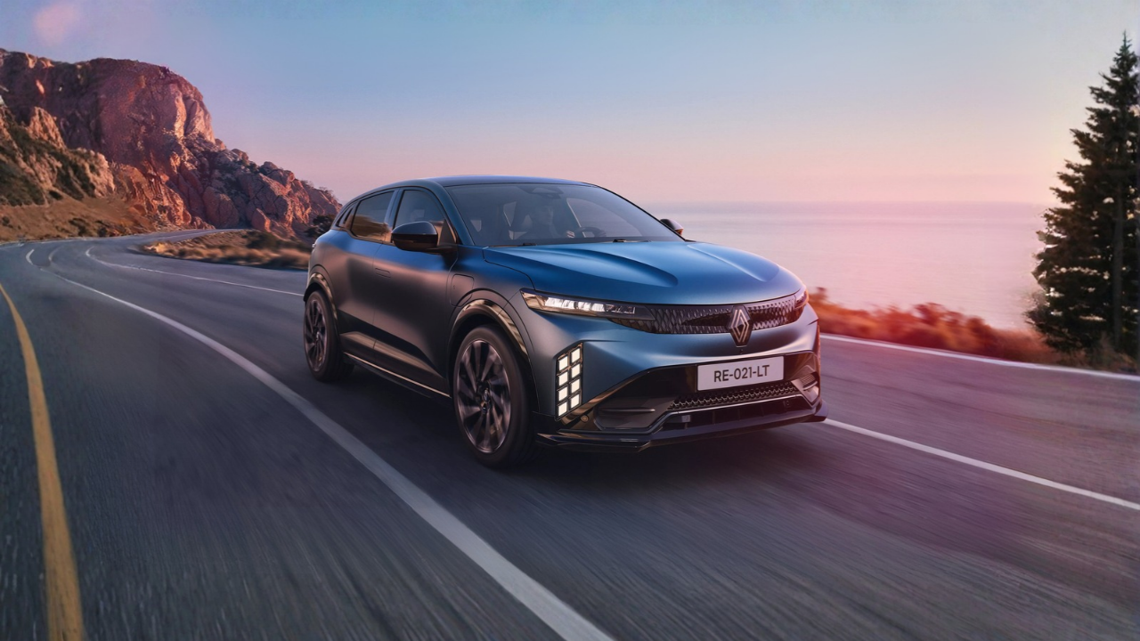 La Megane E-Tech Electric si aggiorna