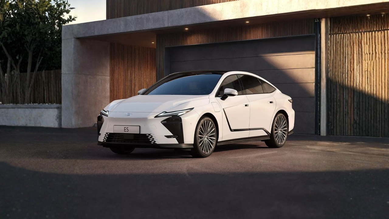 Lexus ES, la nuova ammiraglia